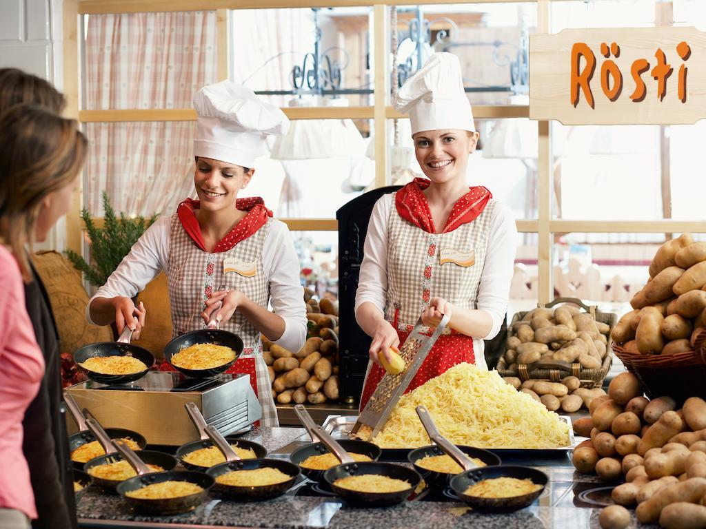 Отель Landzeit Restaurant Voralpenkreuz Заттледт Экстерьер фото