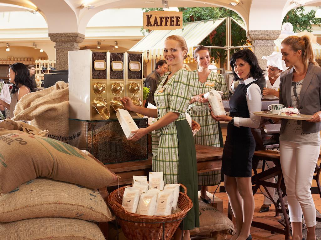 Отель Landzeit Restaurant Voralpenkreuz Заттледт Экстерьер фото